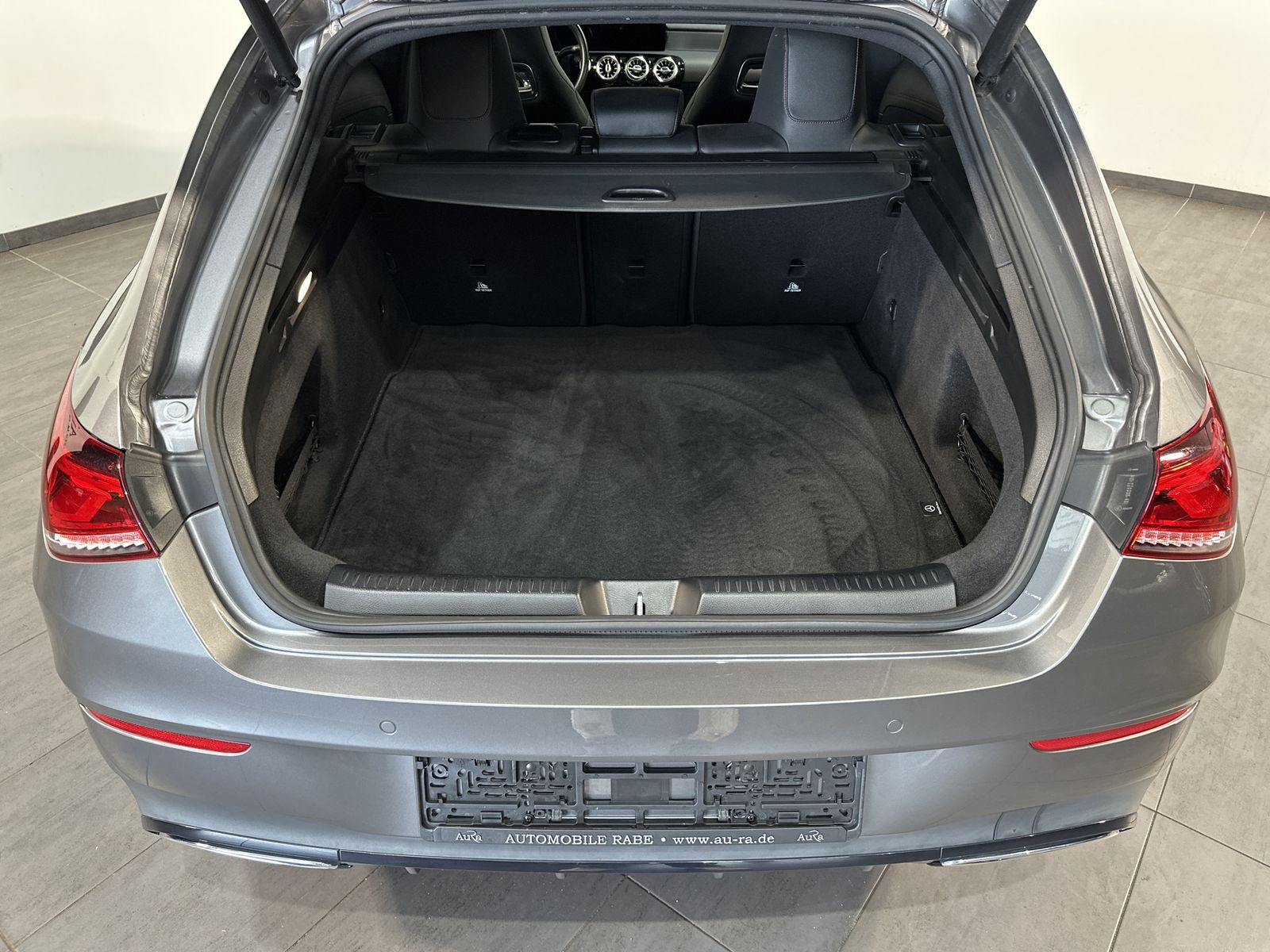 Fahrzeugabbildung Mercedes-Benz CLA 220 Shooting Brake d AMG-Line NAV+LED+PANORA