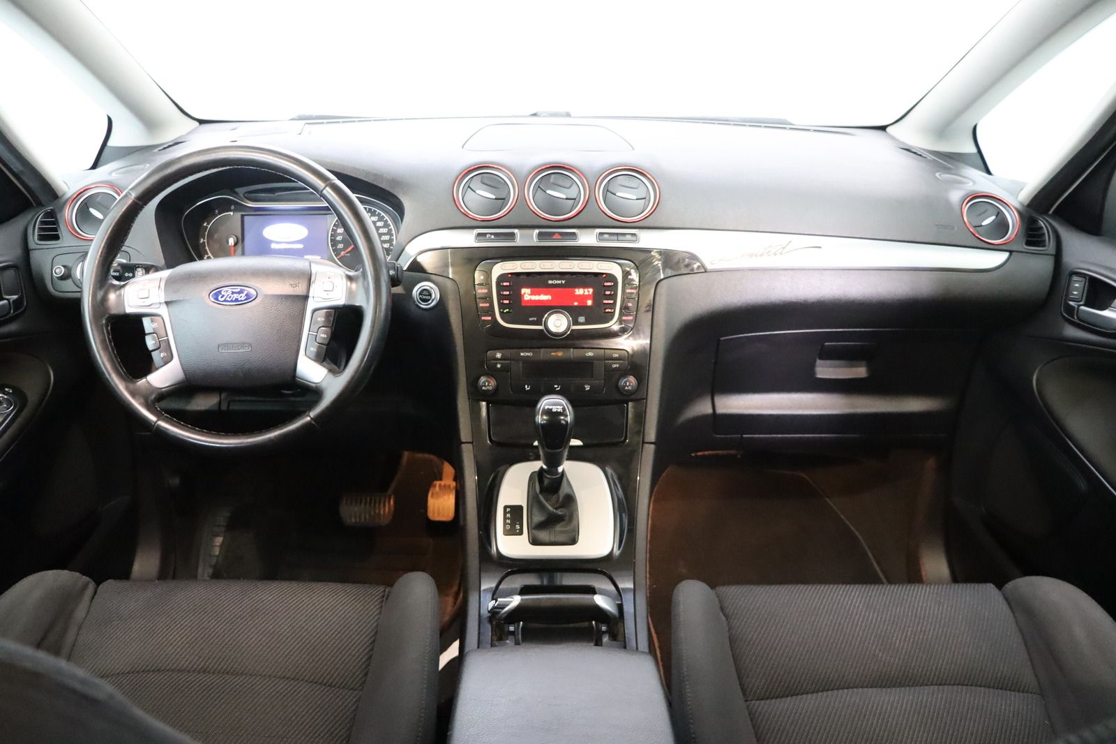 Fahrzeugabbildung Ford S-MAX 2.0 TDCi Sitzhzg./-lüftung * PDC * Tempom.