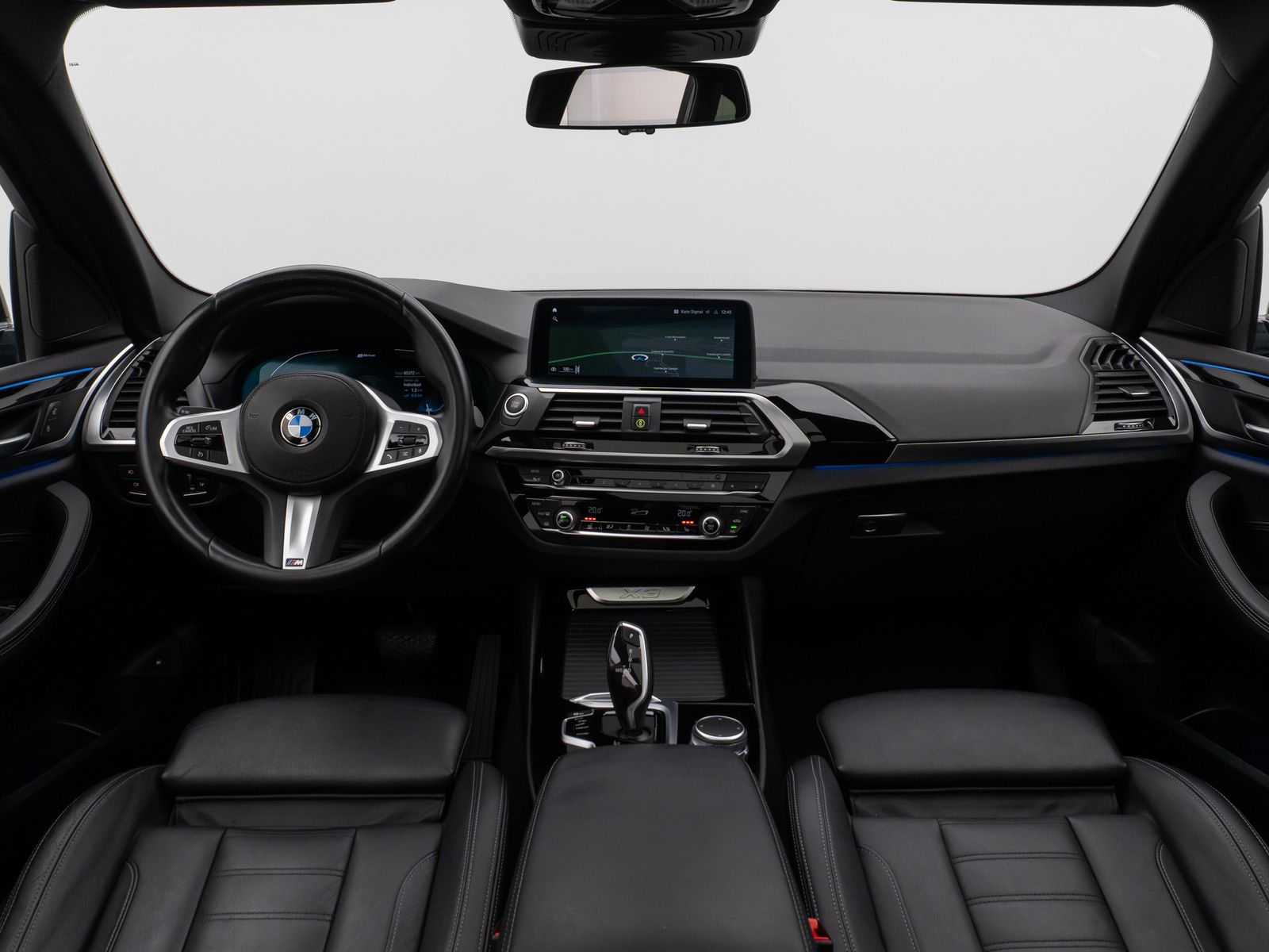 Fahrzeugabbildung BMW X3 xD30e Panorama HUD DAB HiFi Komfort Sport 20"