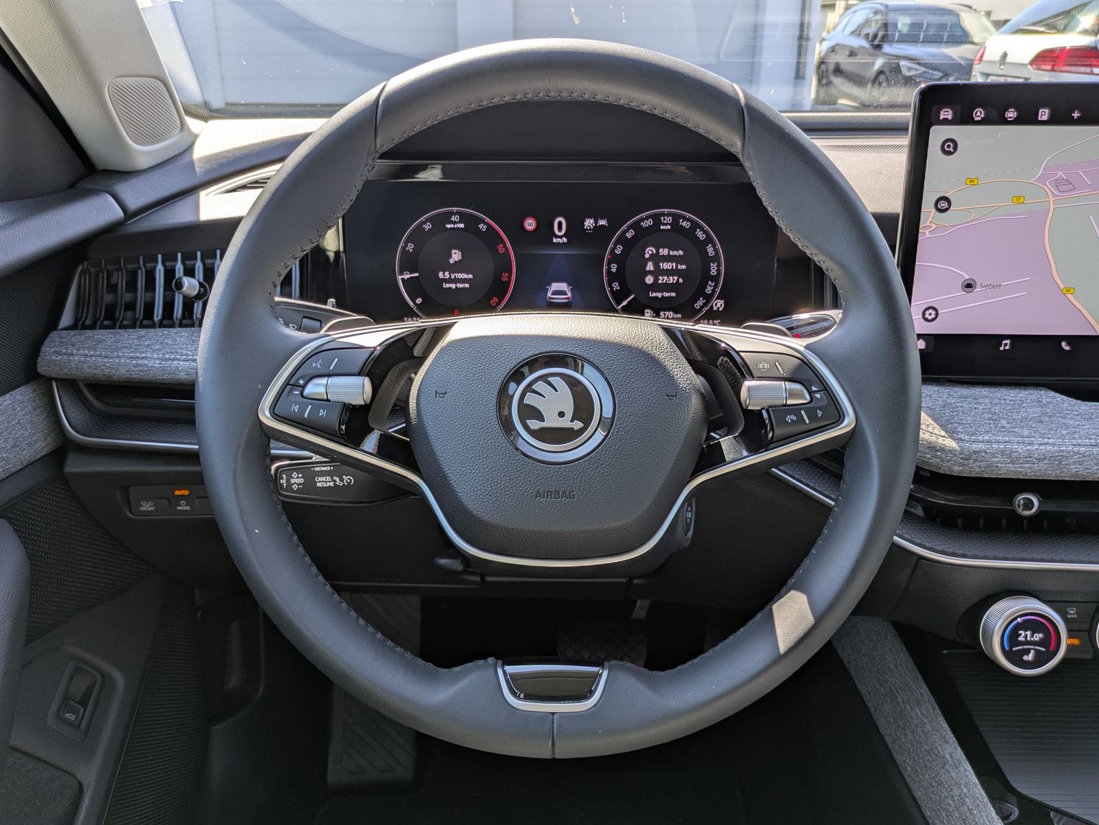 Fahrzeugabbildung SKODA Superb 2.0 TDI 4x4 Selection MATRIX*AHK*5J GAR.