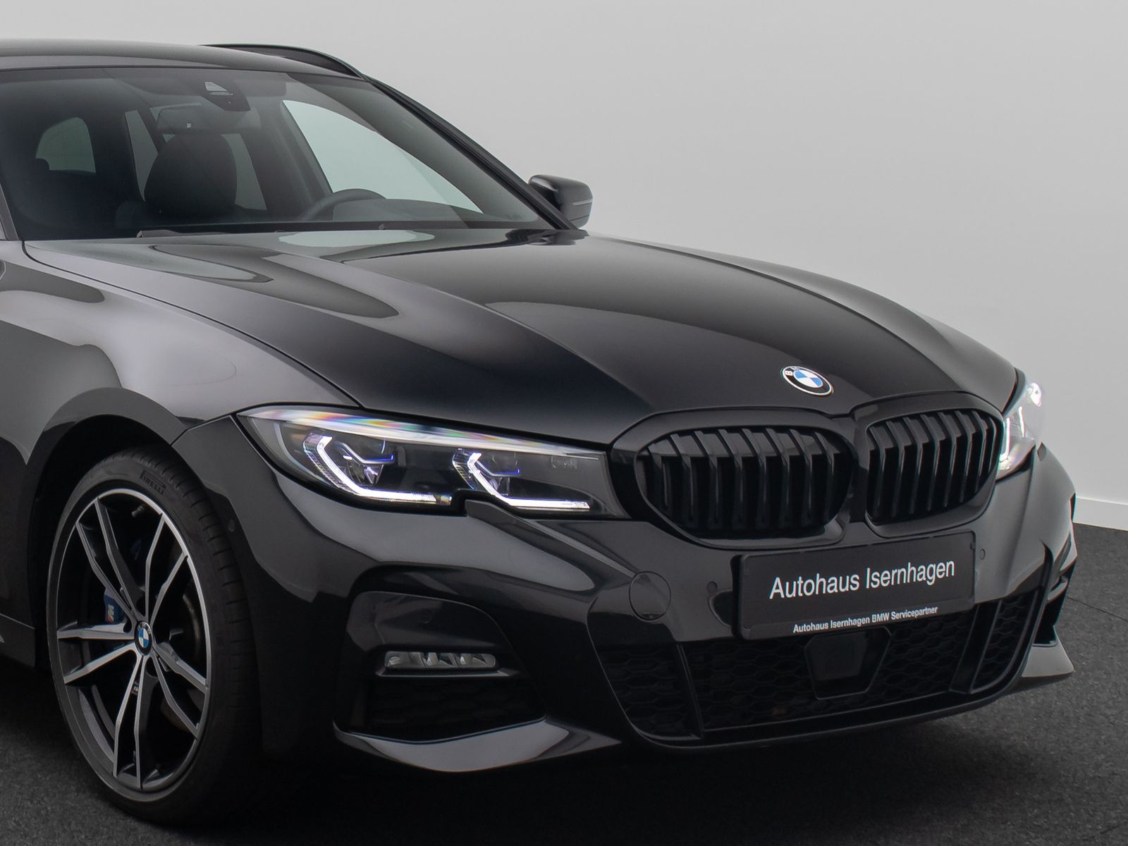 Fahrzeugabbildung BMW 330e M Sport Kamera DAB HiFi Laser Panorama HUD