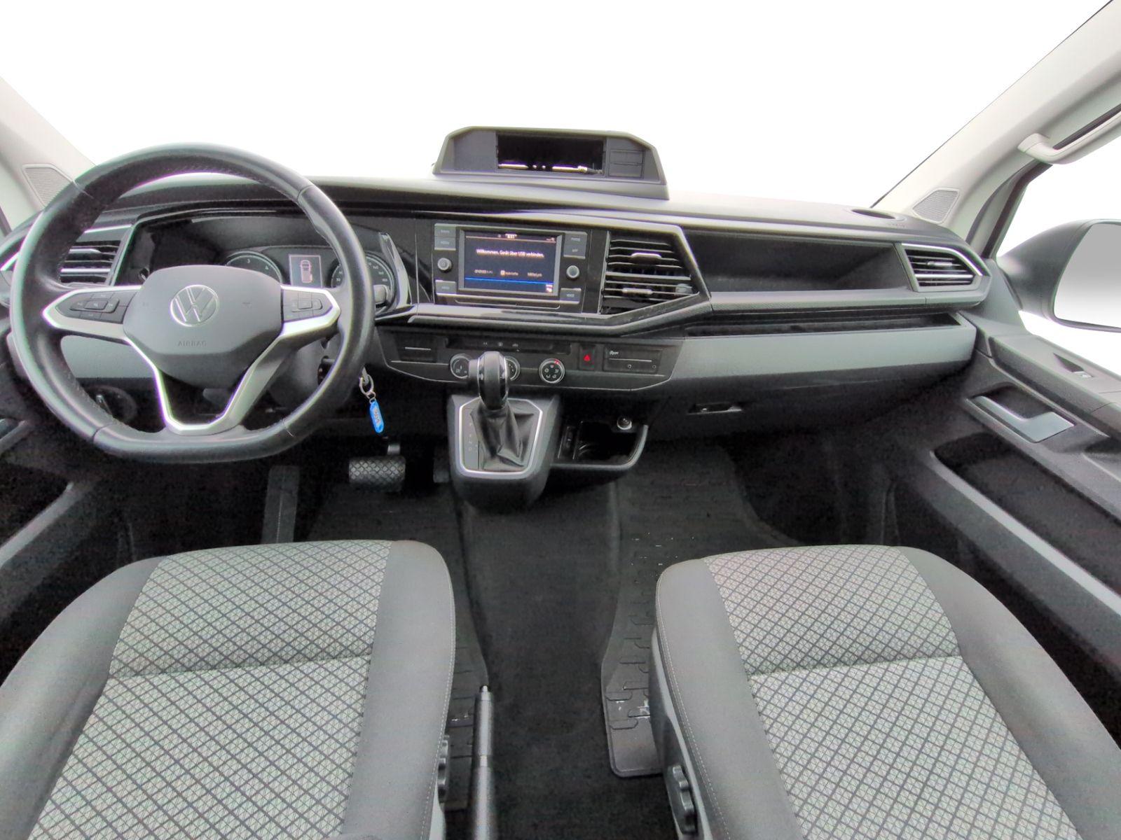 T6.1 Multivan 2.0 TDI DSG KAMERA+STHZ+LED+APP