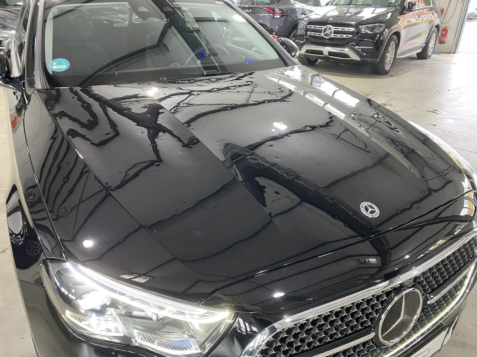 Fahrzeugabbildung Mercedes-Benz E 220 d T 4M Exclusiv/HYPER/PANO/Leder/Pano/DIS/