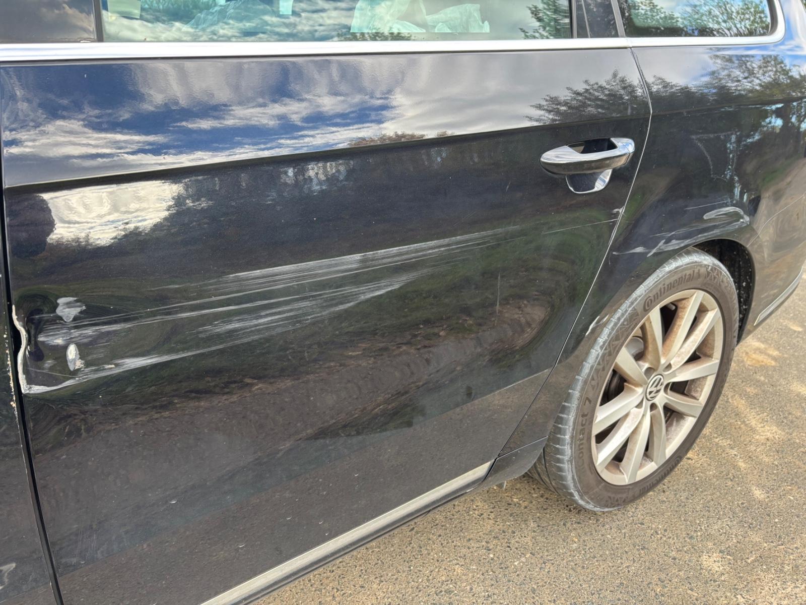 Volkswagen Passat 2011 — photo 10