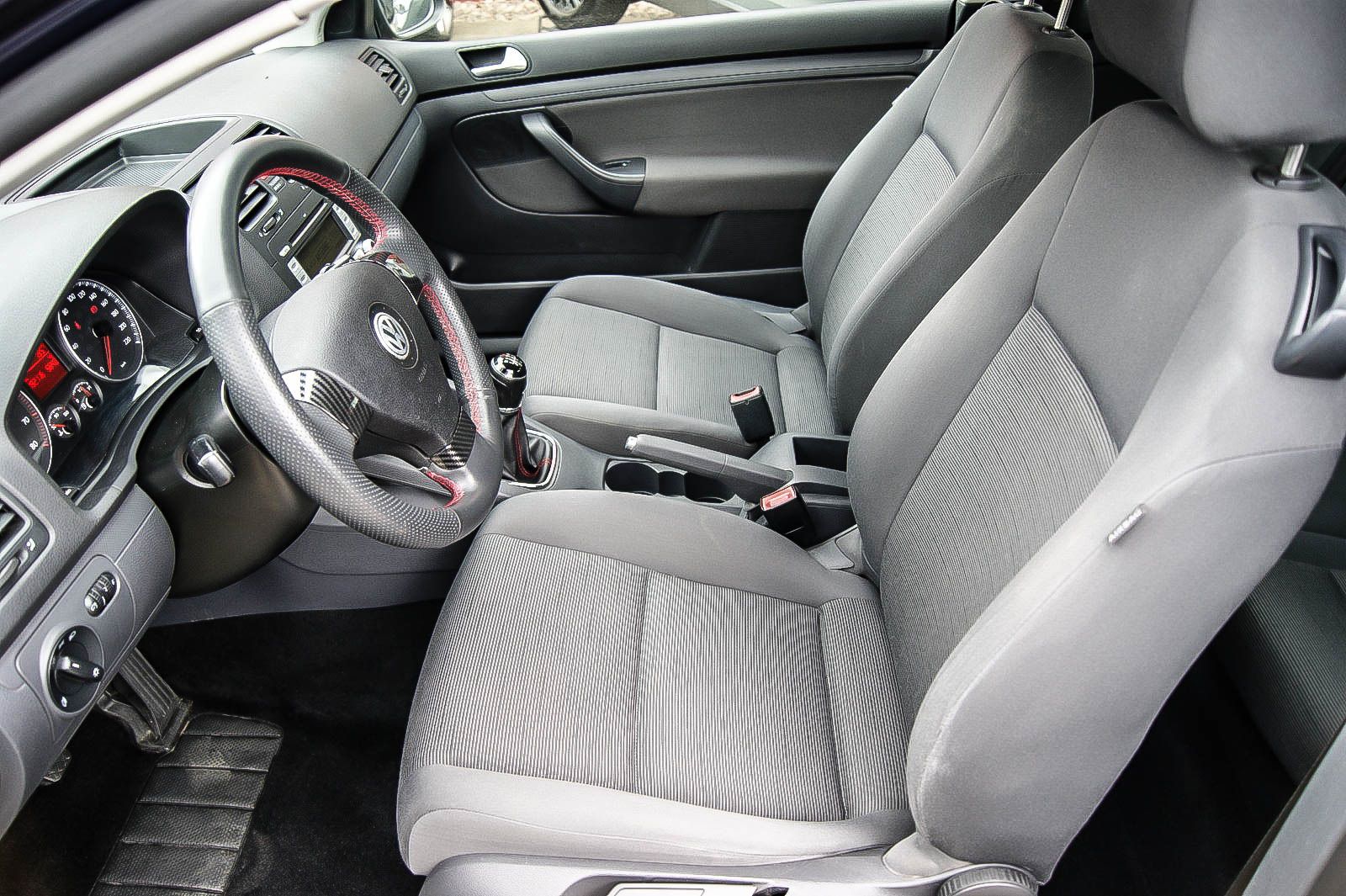 Fahrzeugabbildung Volkswagen Golf V 1.4 Trendline KLIMA ANHÄNGERKUPPLUNG PDC
