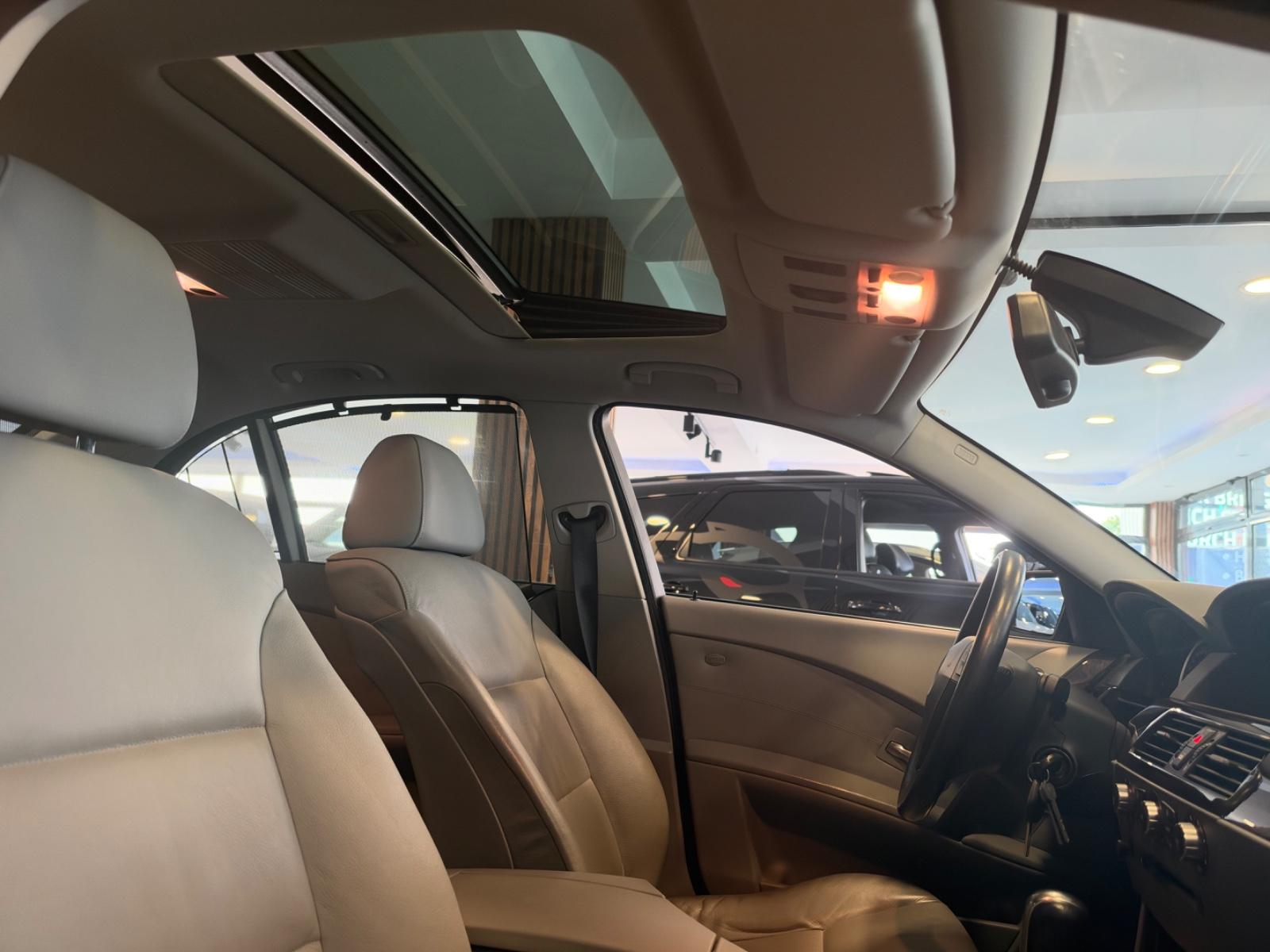 BMW 525i E60 2.5 218 ch • BVA • Cuir Dakota • Toit Ouvrant • PDC