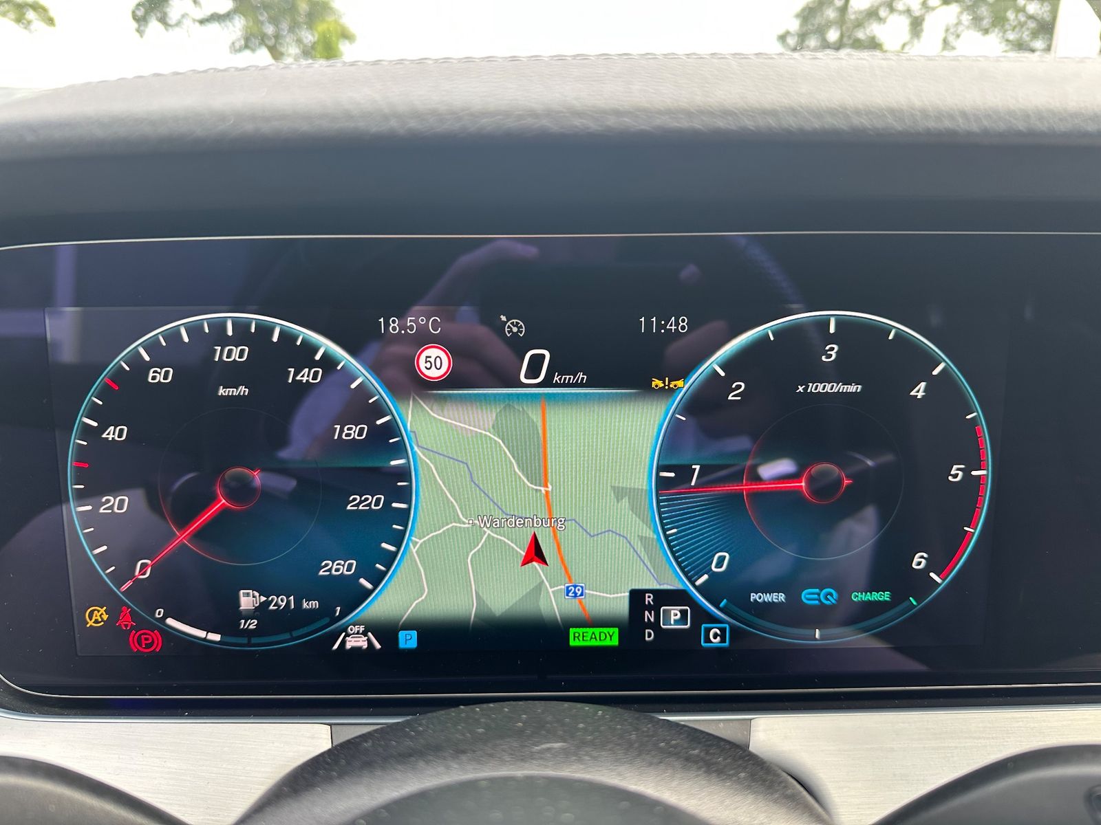 Fahrzeugabbildung Mercedes-Benz E 220 d T AMG Line NAV+LED+AHK+KAMERA+20ZO