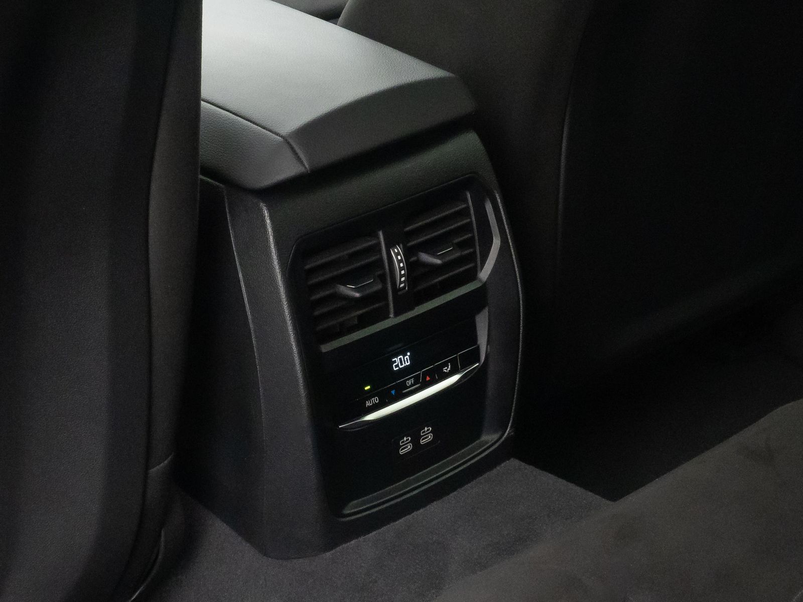 Fahrzeugabbildung BMW 320i M Sport 360° DAB HiFi HUD Individual 18Zoll