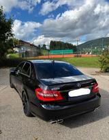 Mercedes-Benz E 500 5,5  - Mercedes-Benz E 500: 5 Türen