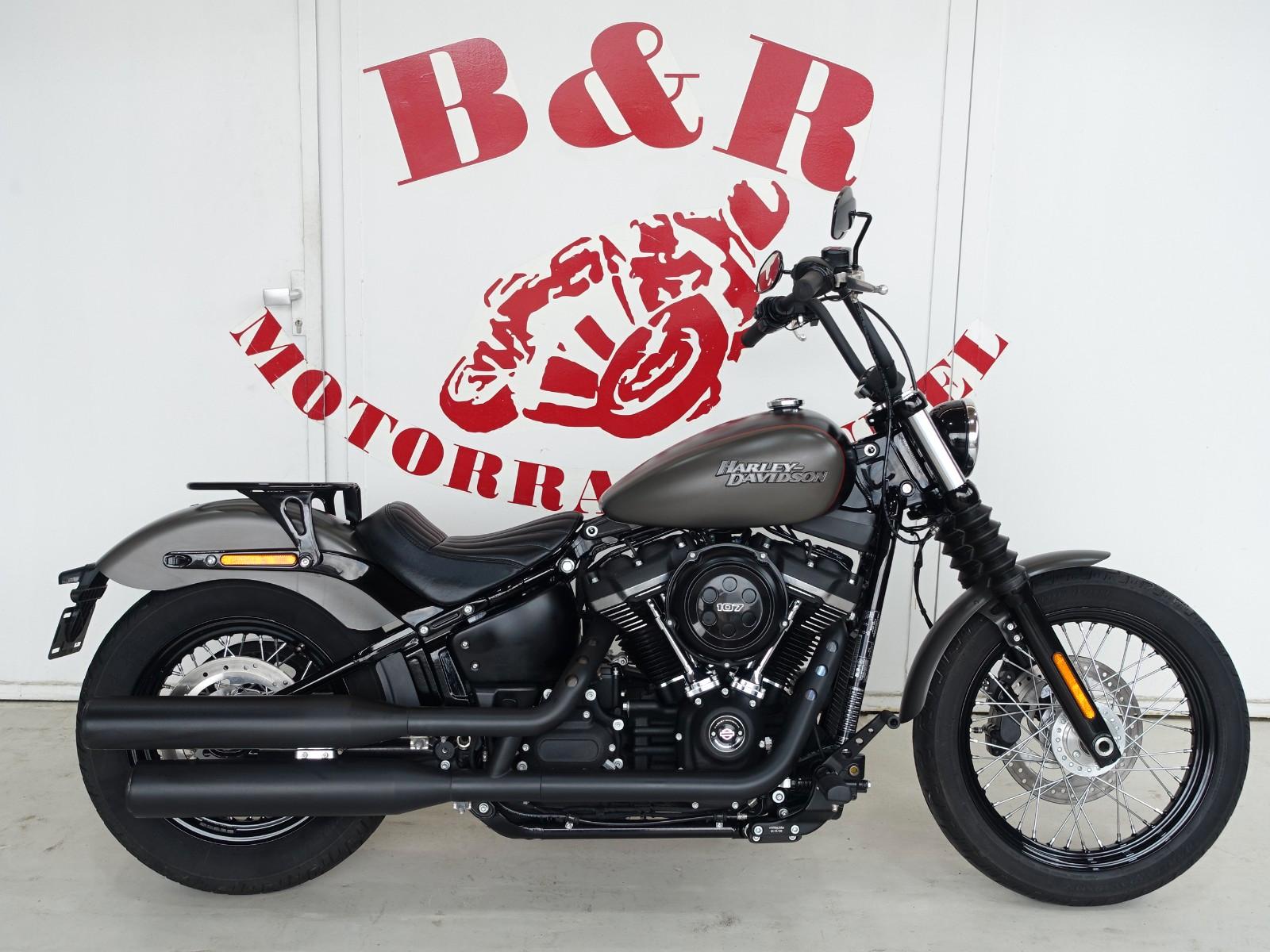 Harley-Davidson Street Bob  1.Hand - Scheckheft Screaming Eagle