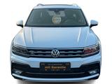 Volkswagen Tiguan Highline 4Motion R-Line*ACC*PANO*LED*360° - Volkswagen Tiguan mit Diesel-Antrieb: Teilleder, Head-Up Display