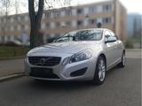 Volvo S60 Momentum D4 2.0 Automatik 5 Zyli... - Volvo S60 von privat