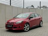 Ford Focus 1.6 Titanium/Bluetooth/SHZ/Sportsitze - Ford Focus aus 2011: 1.6