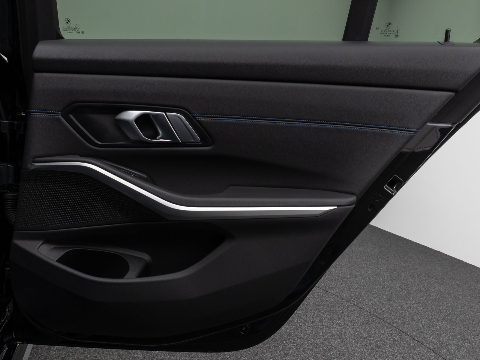 Fahrzeugabbildung BMW 330e M Sport Pro Kamera DAB CockPitPro Komfort