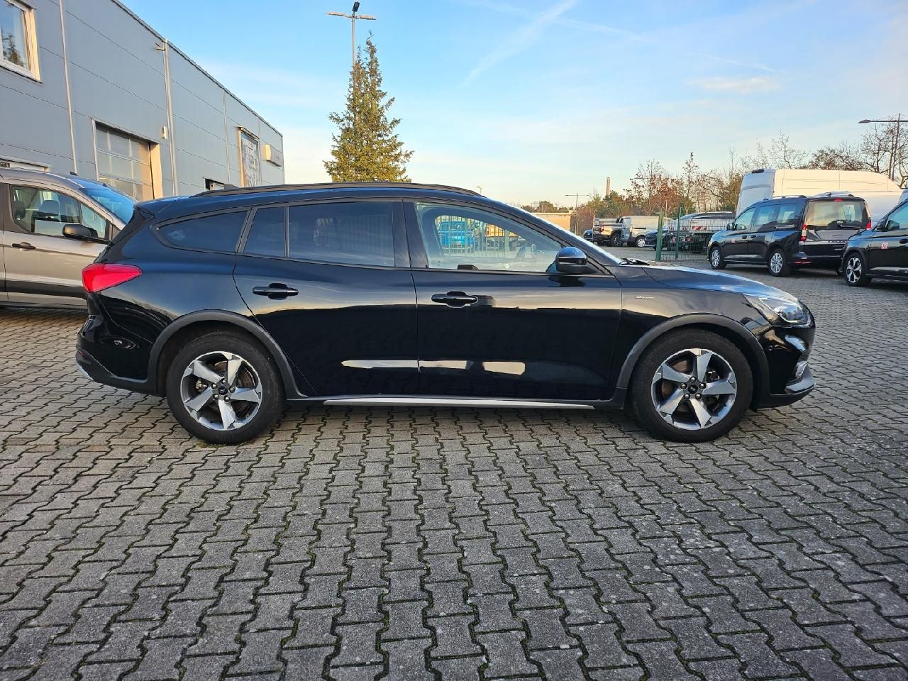 Fahrzeugabbildung Ford Focus Turnier Active X