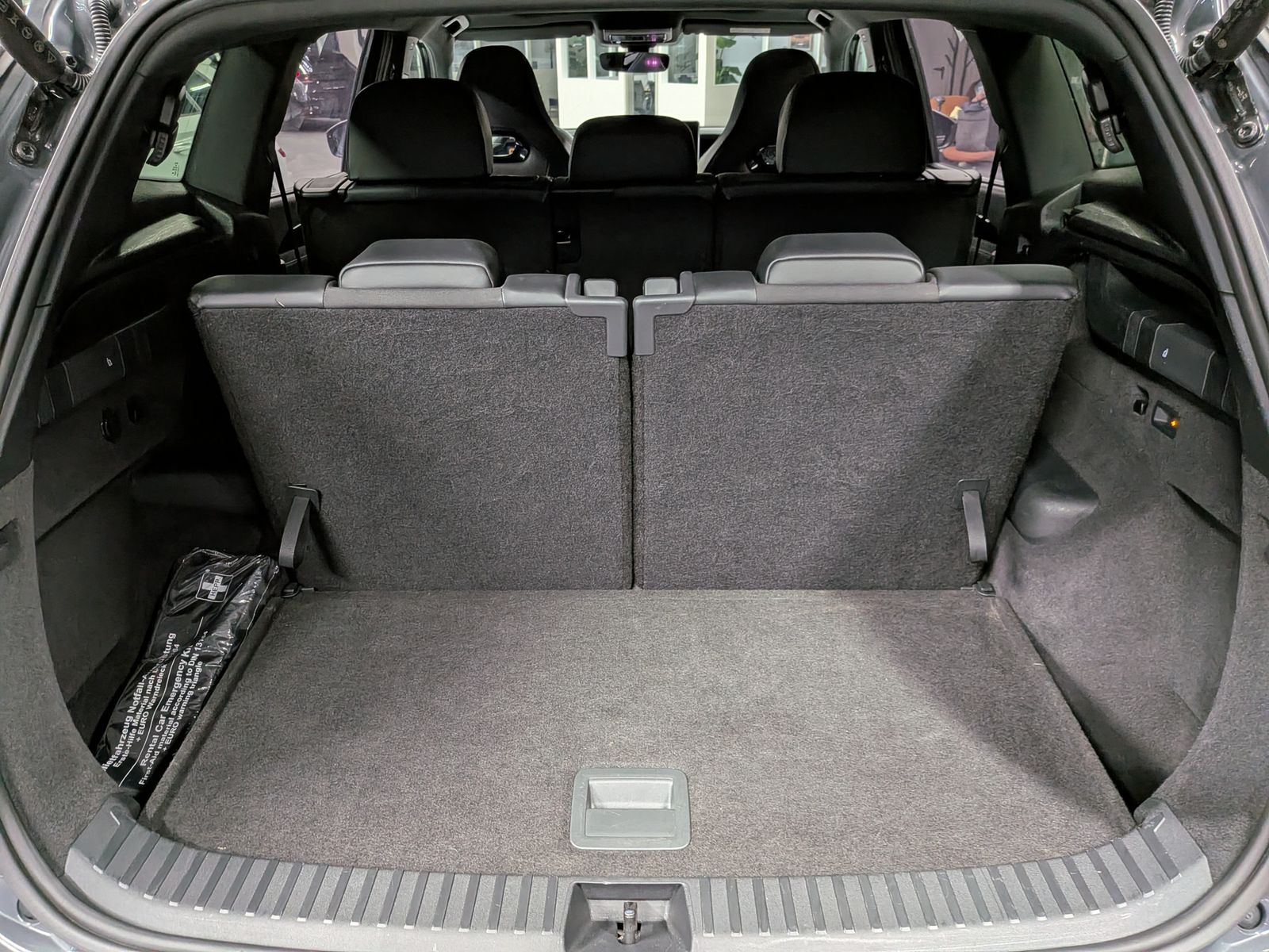 Fahrzeugabbildung Volkswagen Tayron 2.0TDI 4M R-Line Launch Pano Black AHK 20