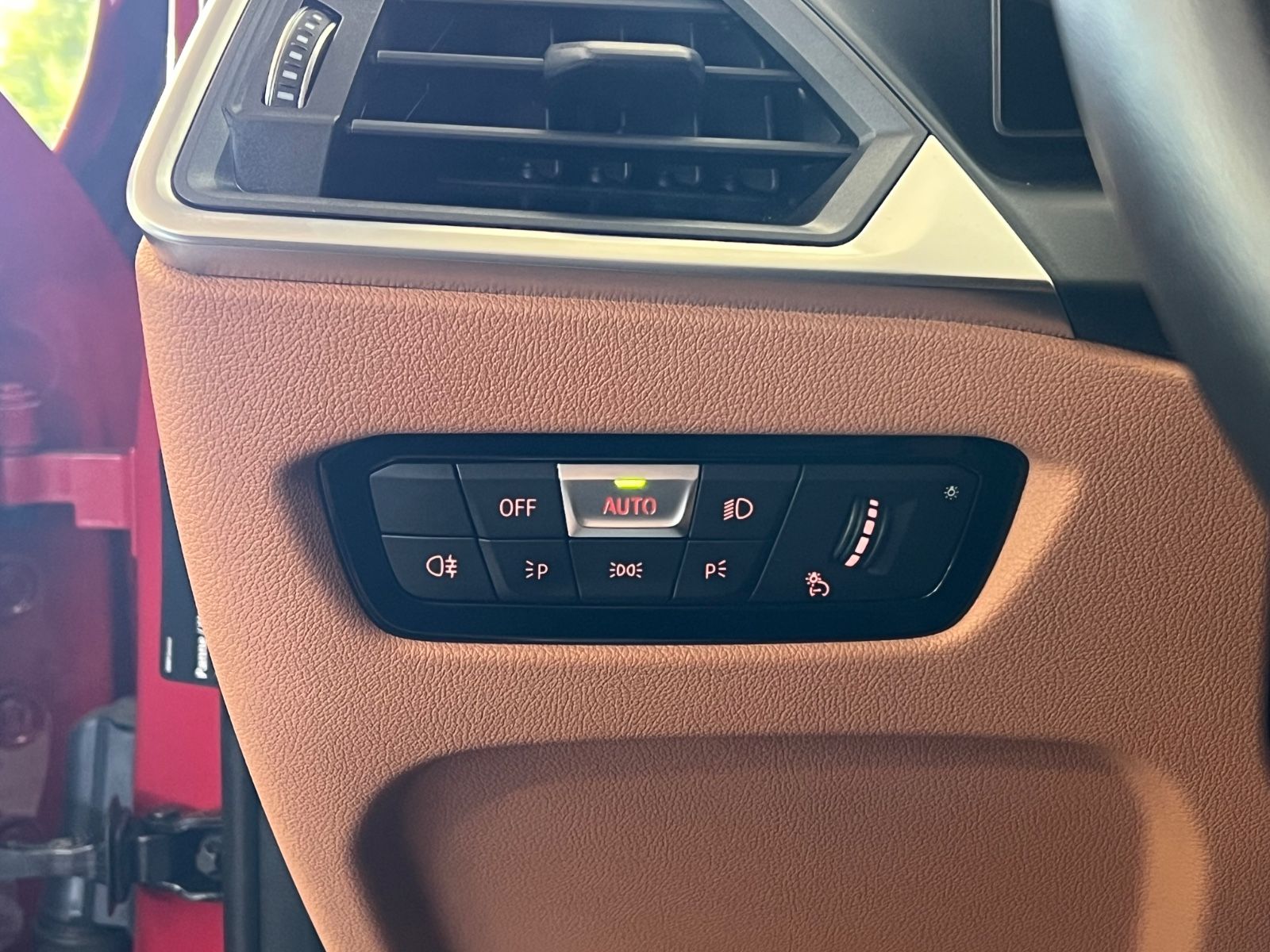 BMW 318 d Touring LED+Sensatec+Harman-Kardon+DA uvm. foto 22