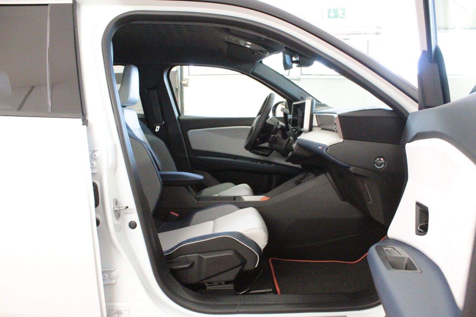 Fahrzeugabbildung Renault R 5 E-Tech 150 Comfort Range Rolland-Garros