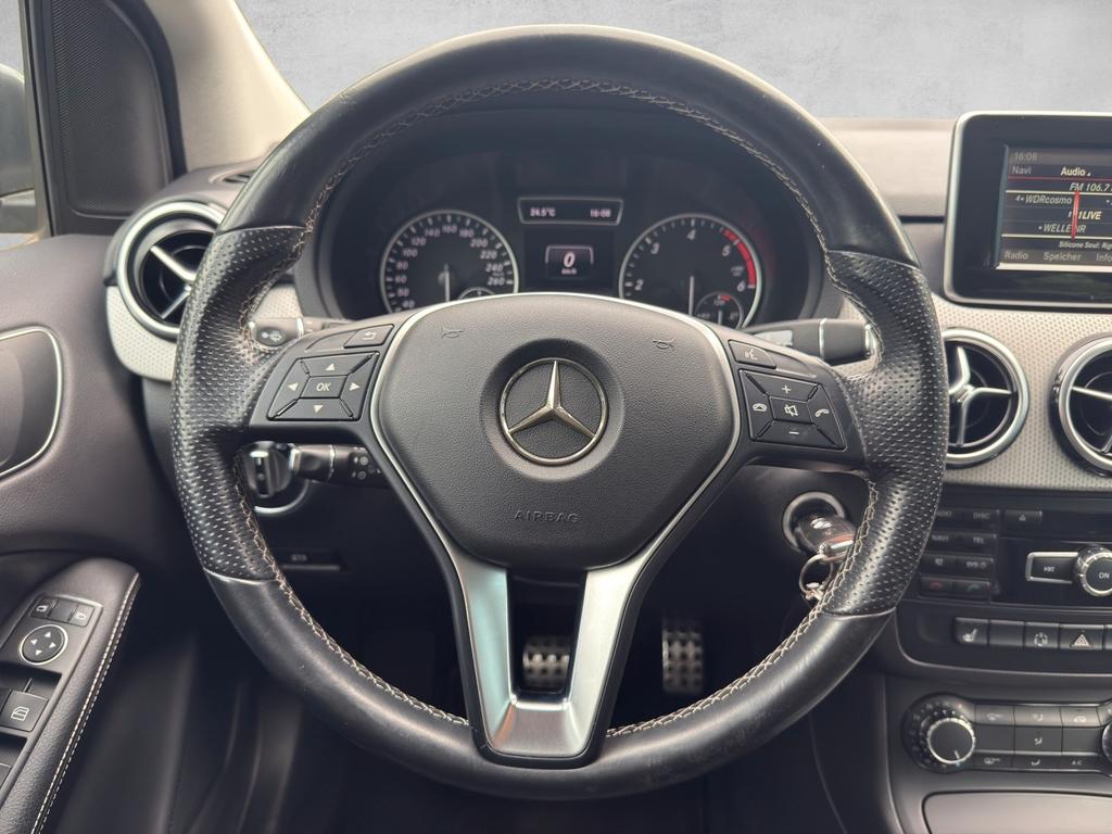 Mercedes-Benz B 180