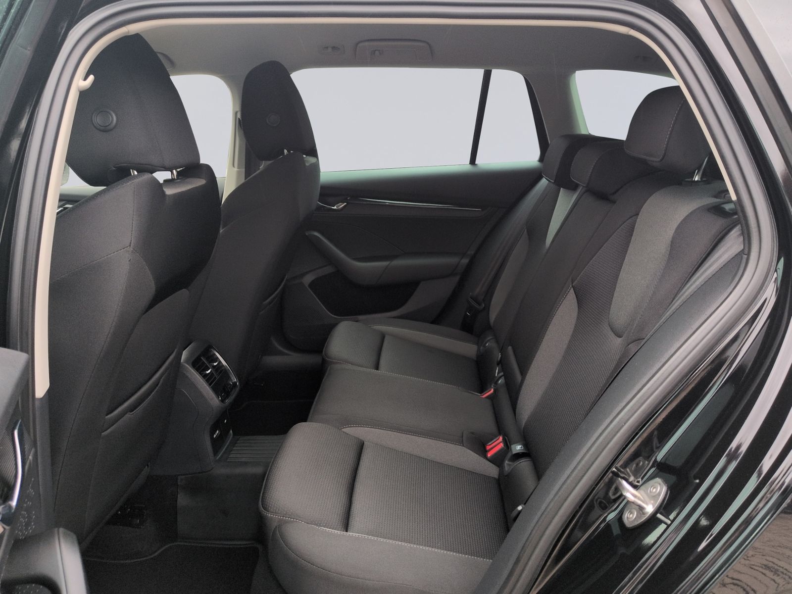 Octavia Combi 1.5 TSI TOUR LED+NAVI+AHK+SHZ
