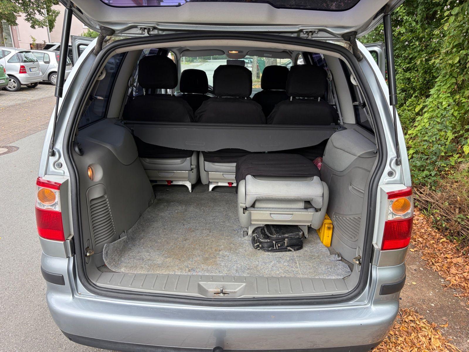 Ford Galaxy 2005 — photo 11