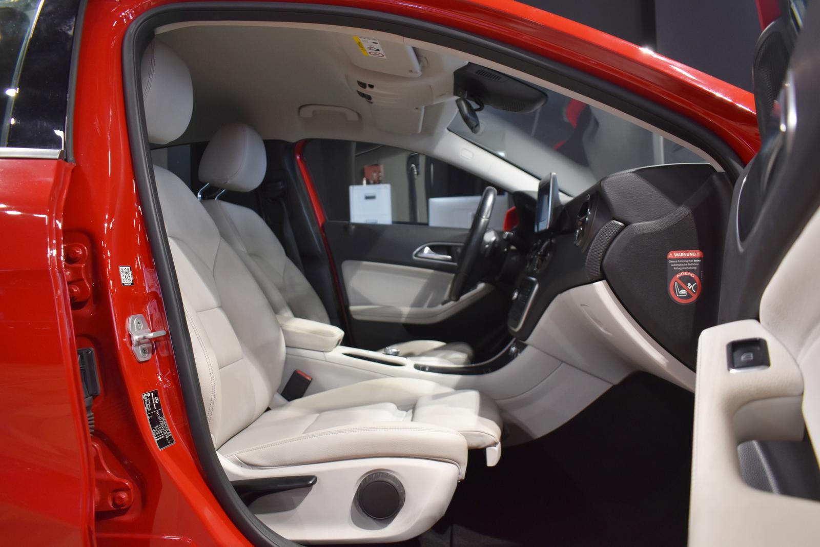Mercedes-Benz A 180 7G LED LEDER-SPORTSI NAV KAM SPUR TEMPO SH