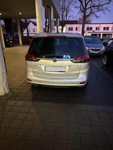 Opel Zafira Tourer 7sitzer 2.0 CDTI INNOVATION Auto.. - Opel Zafira Tourer in Hamburg