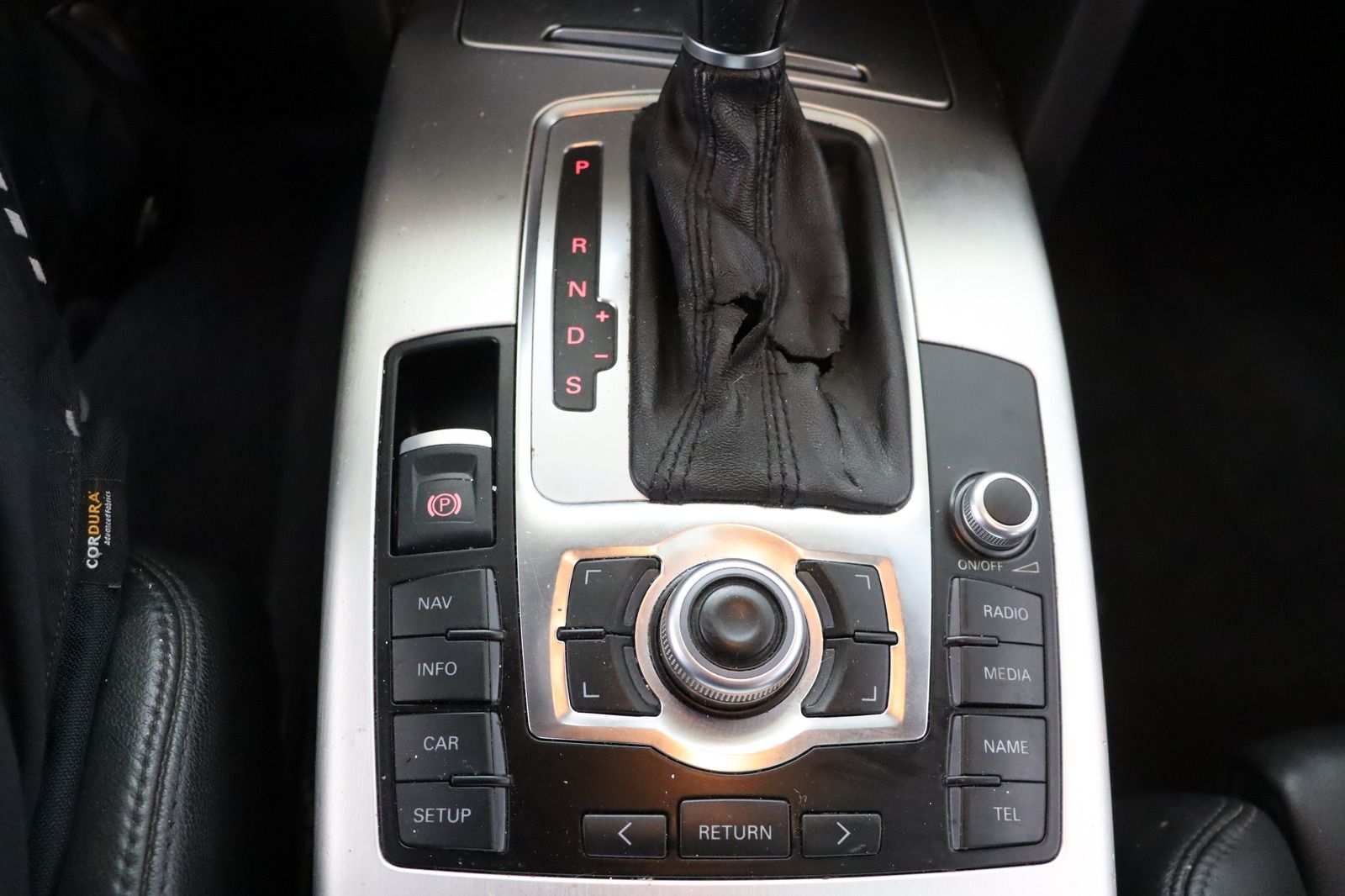 Fahrzeugabbildung Audi A6 3.0 TDI quattro Avant S-line * Navi * Memory