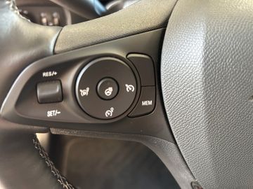 Fotografie des Opel Corsa F Edition Sitz-/Lenkradhzg Allwetterreifen