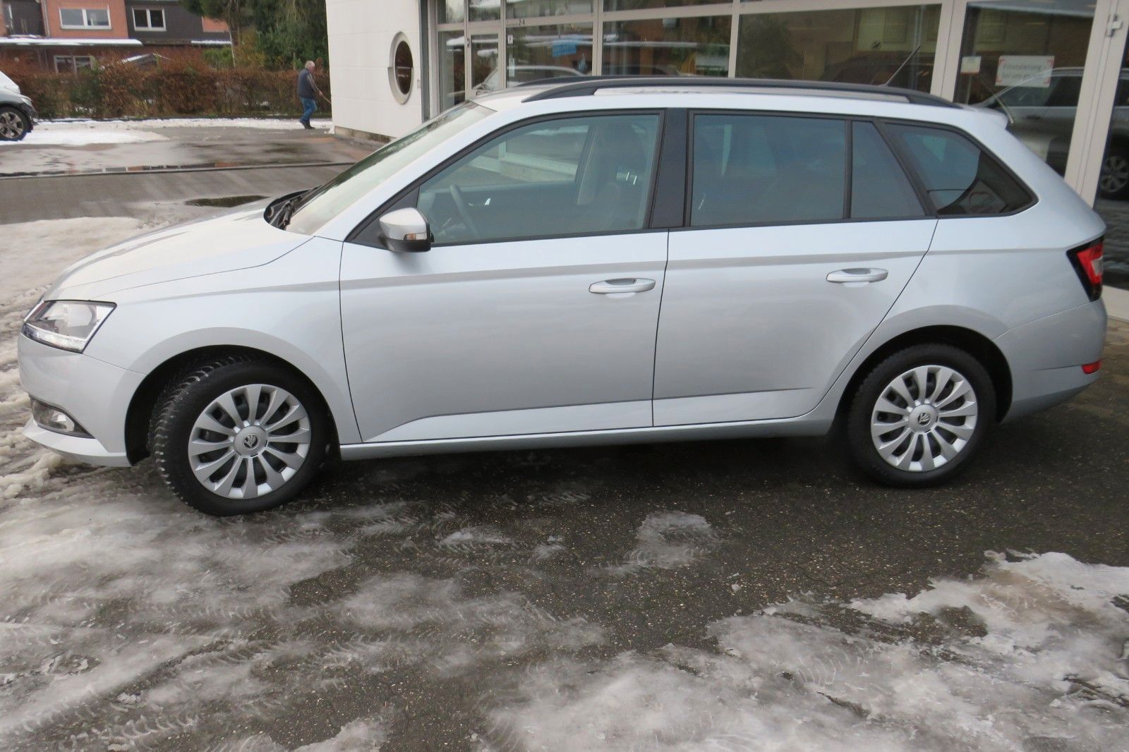 Fahrzeugabbildung SKODA Fabia Combi Ambition SITZH. GJ GRA PDC APP 1.H