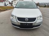 Volkswagen Touran United. Automatikgetriebe - Volkswagen Touran aus 2008: United