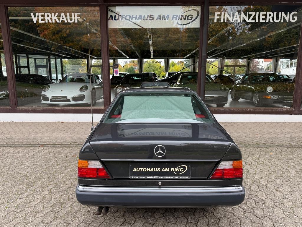 Mercedes-Benz CE 300