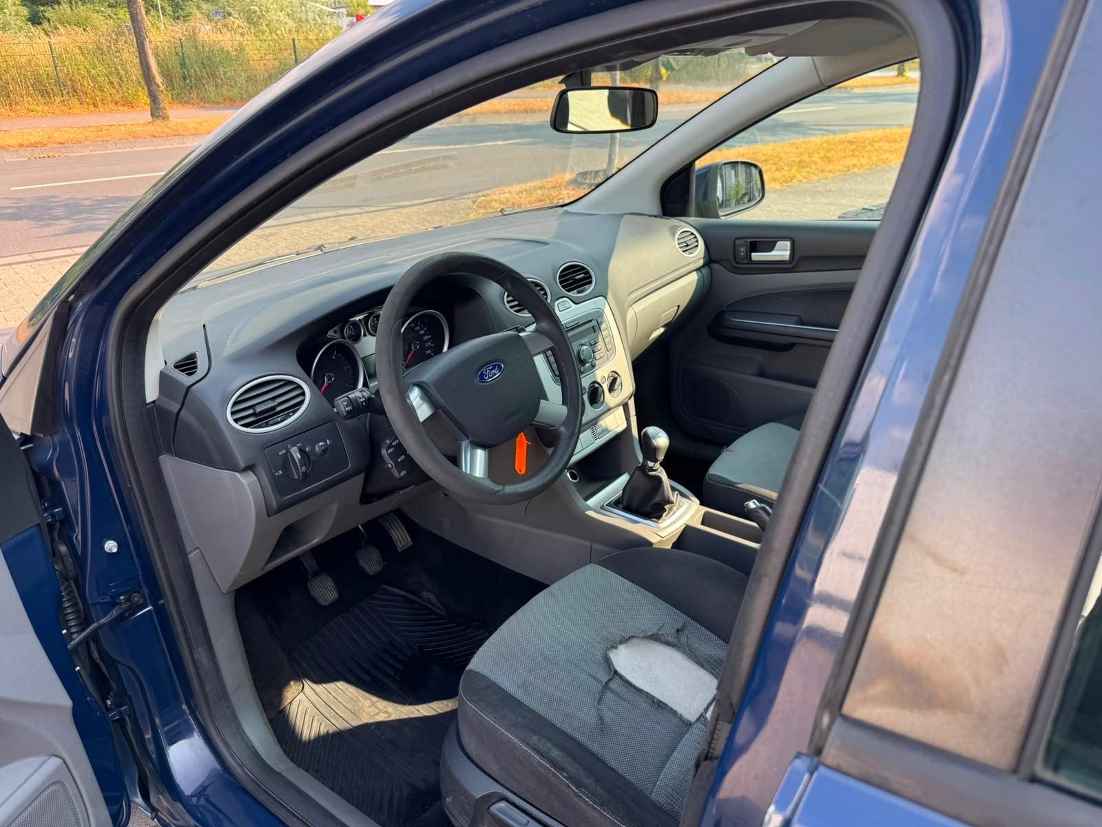 Ford Focus 2009 — photo 10