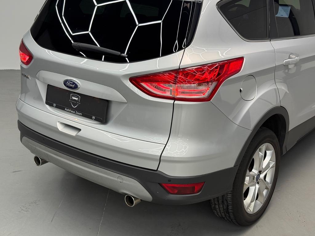 Ford Kuga Titanium, Foto 16 von 45