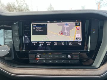 Volkswagen Touareg - 12