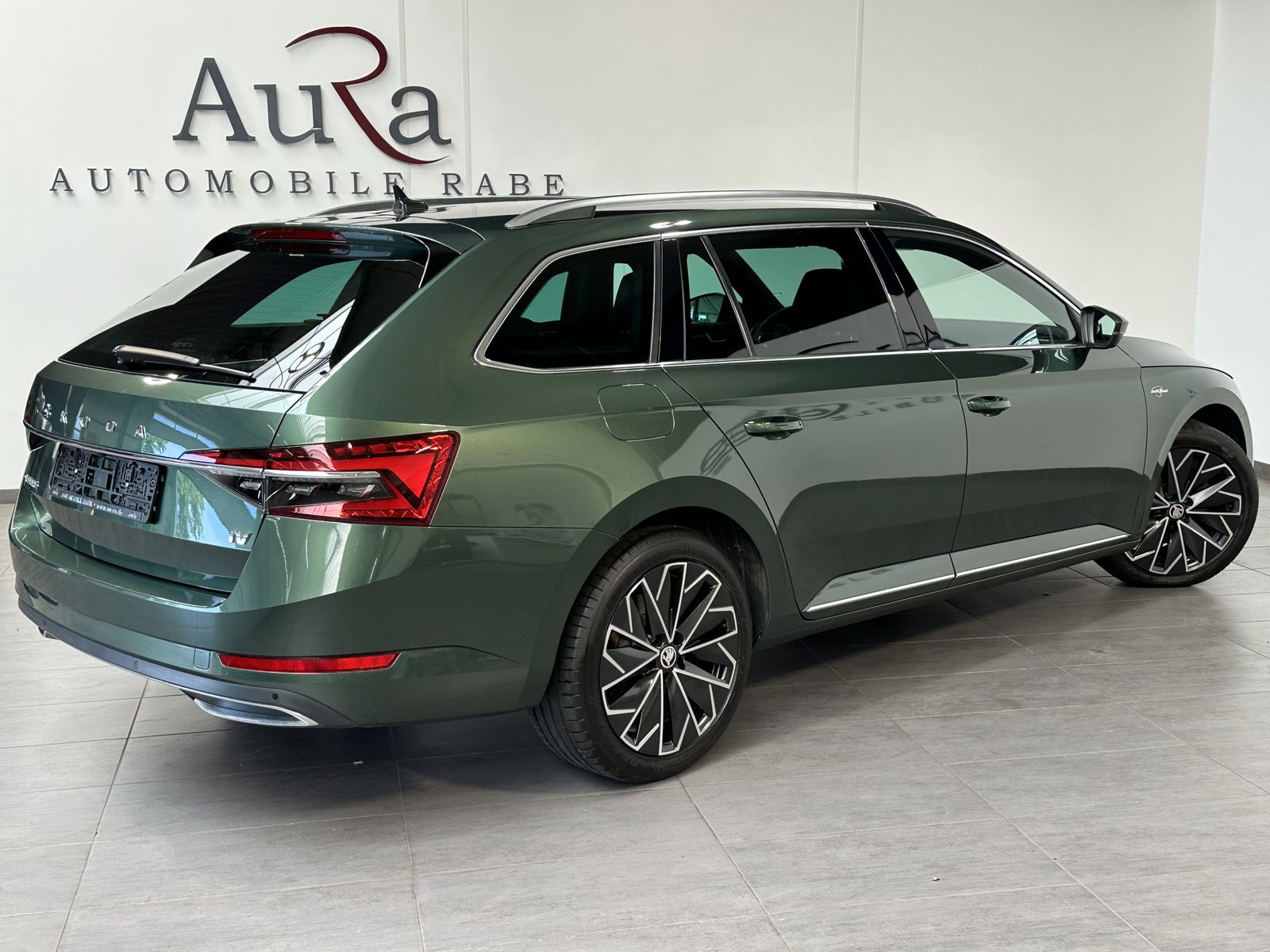 Fahrzeugabbildung SKODA Superb 1.4 TSI iV DSG L&K NAV+LED+AHK+ACC+KAMERA
