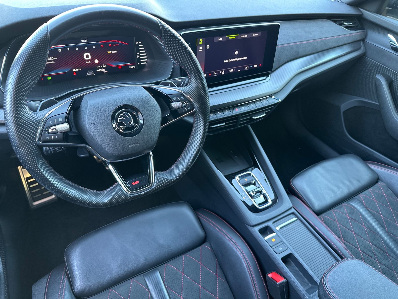 Fahrzeugabbildung SKODA Octavia Combi 2.0 TDI DSG RS NAV+LED+STHZ+ACC