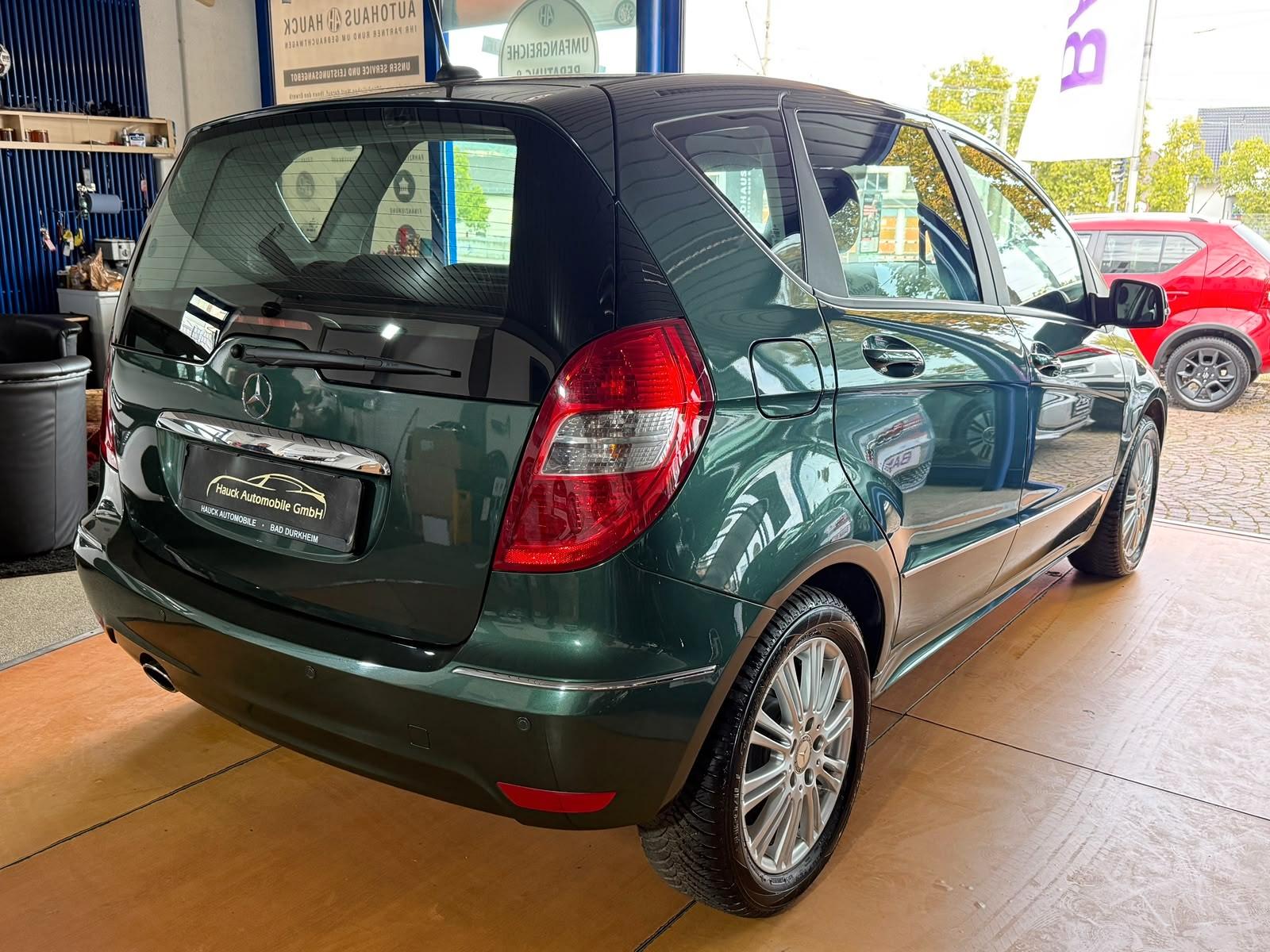 Mercedes-Benz A 180 Elegance Autom. / 30 Tkm/Sitzheizung / PDC