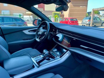 Audi Q8 - 10