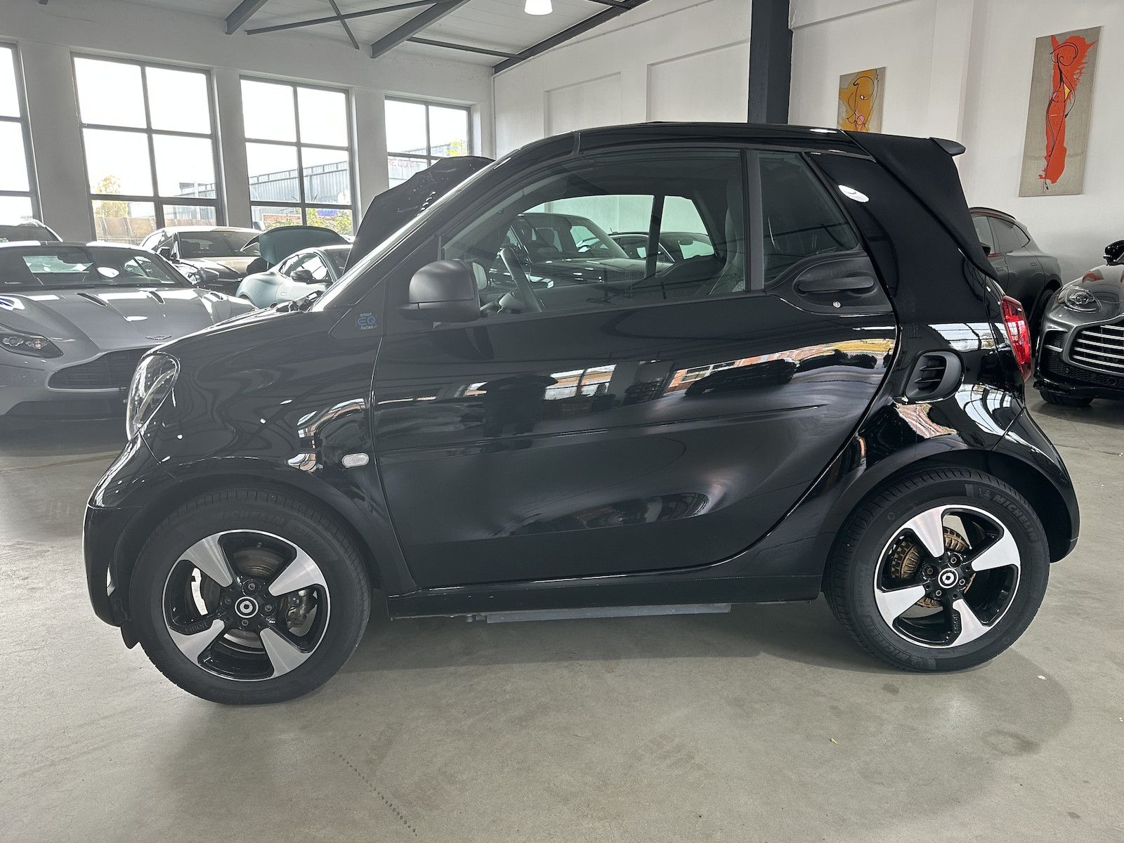Fahrzeugabbildung Smart ForTwo Cabrio EQ Passion/22KW/Alu/Sound/SH/Temp/