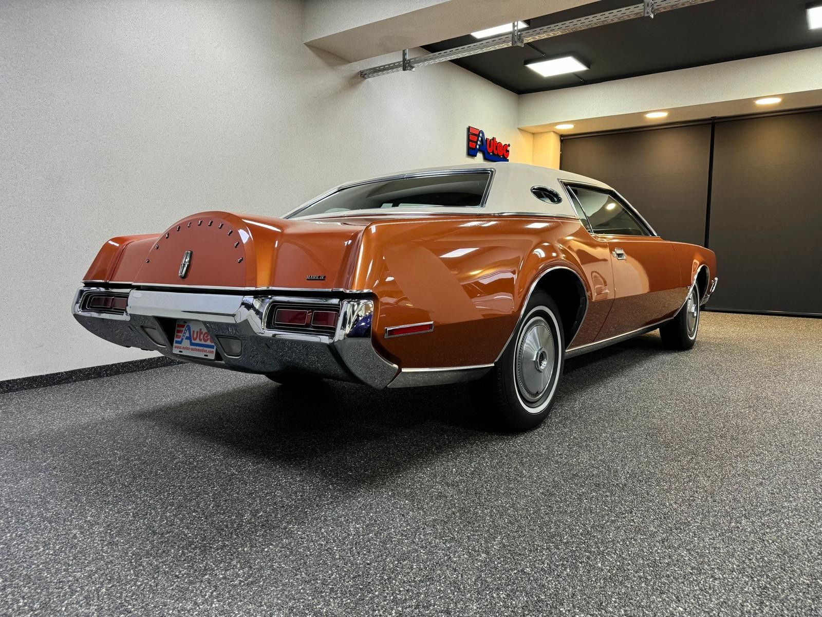 Fahrzeugabbildung Lincoln Continental MARK IV COUPE