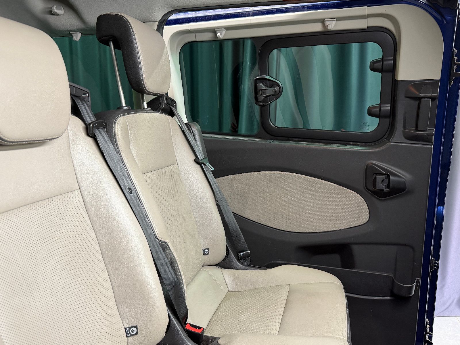 Fahrzeugabbildung Ford Tourneo Custom 300|AC|PDC|NAVI|8-SITZE