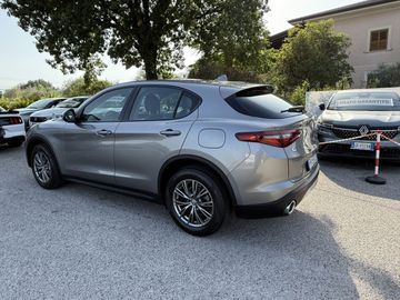 Alfa-Romeo Stelvio - 4