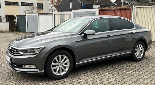 Volkswagen Passat 2.0 TDI  Comfort LED Std-Heizung Navi ACC