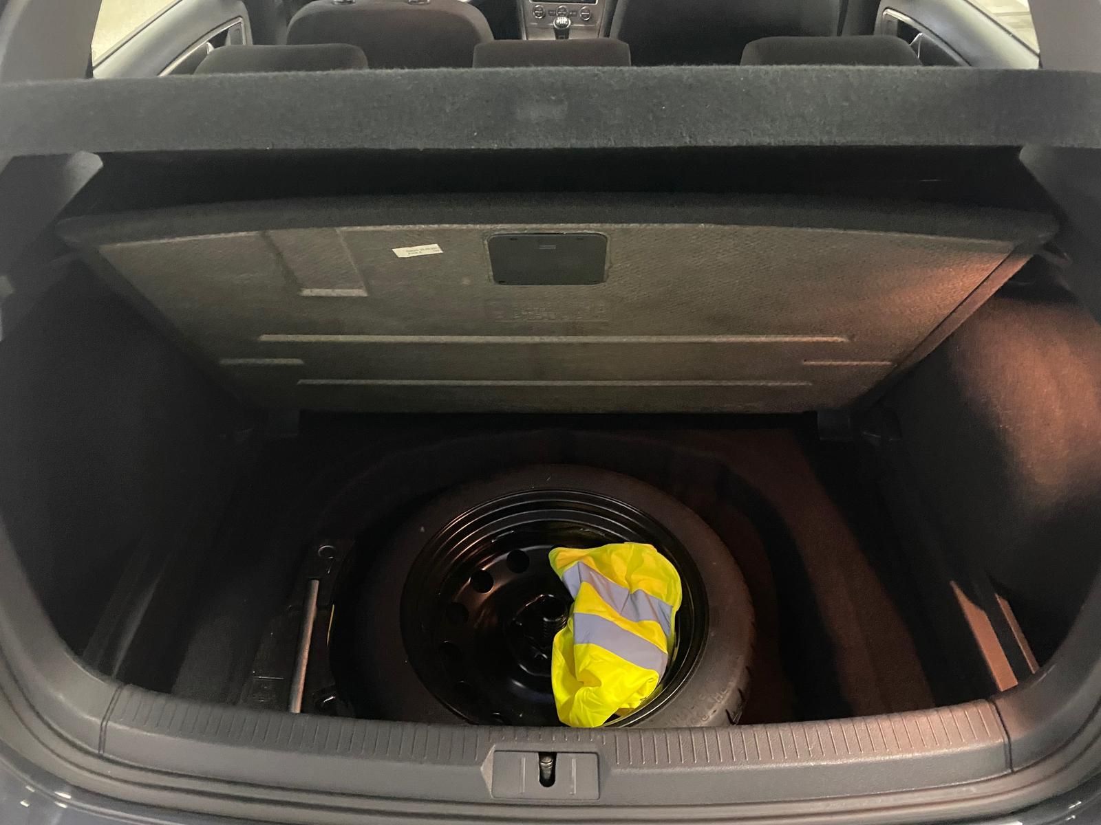 Fahrzeugabbildung Volkswagen Golf VII Comfortline+ALLWETTER+2-ZKLIMA+PDC+HEIZ