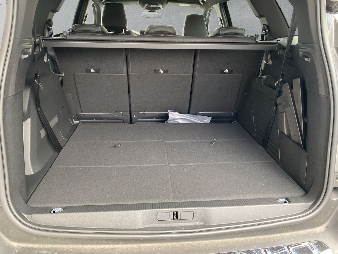 Fahrzeugabbildung Peugeot 5008 Allure 1.5 BlueHDi 130 EU6d-T 7-Sitzer