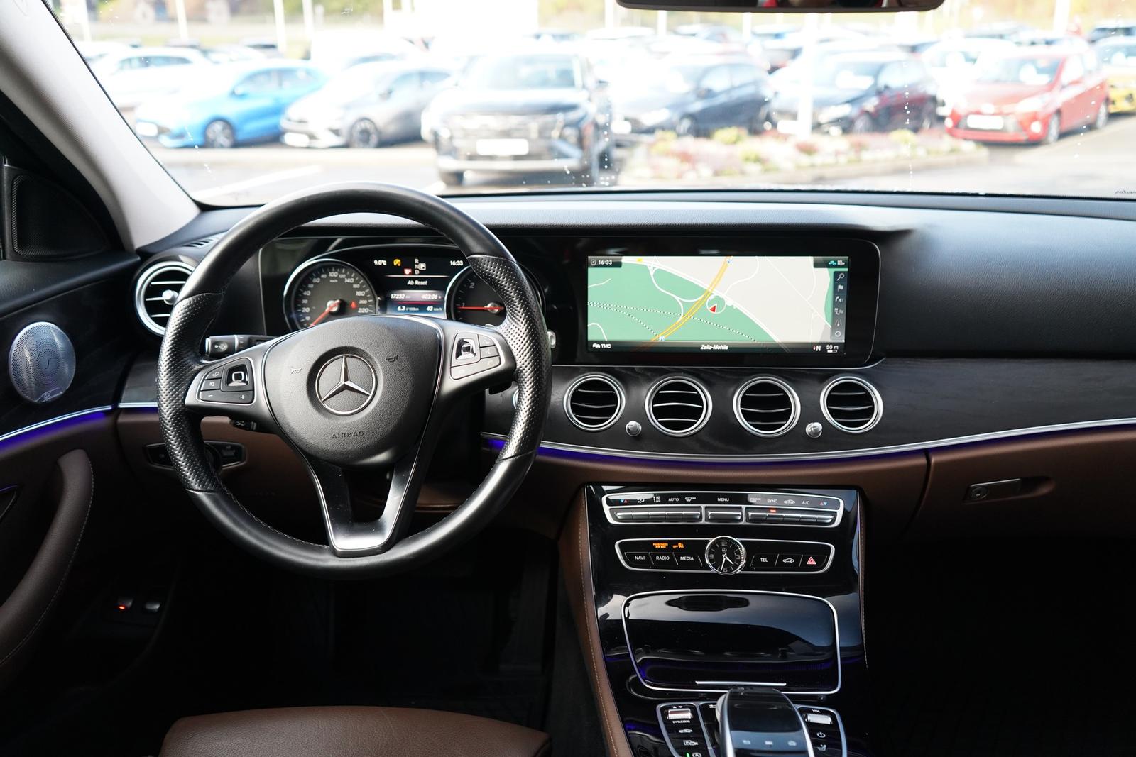 Mercedes-Benz E220 dT-Modell Avantgarde Klimaaut. Navi LED AHK