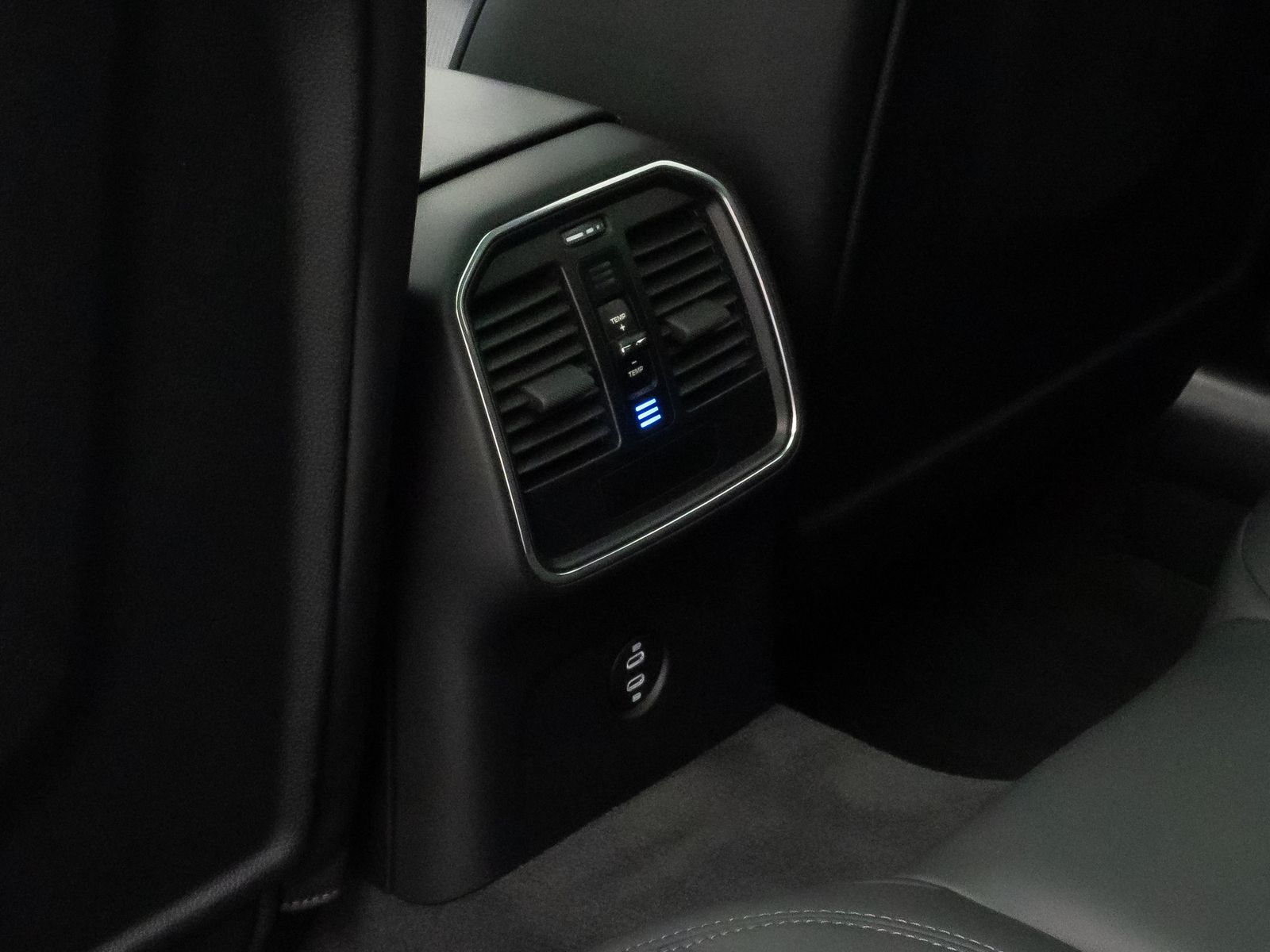 Fahrzeugabbildung Porsche Macan S BOSE Kamera Memory DAB Panorama 20Zoll