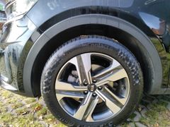 Fahrzeugabbildung Kia Sorento 1.6 T-GDI Hybrid 2WD VISION+SHZ+ACC+NAVI