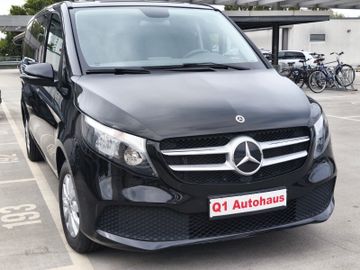 Mercedes V 220 - 3
